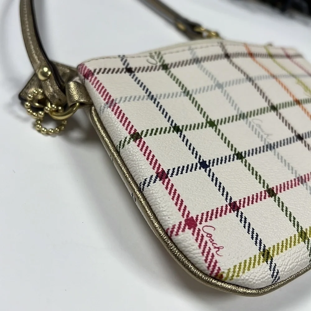 Coach Peyton Tettersal Zip Wristlet Clutch